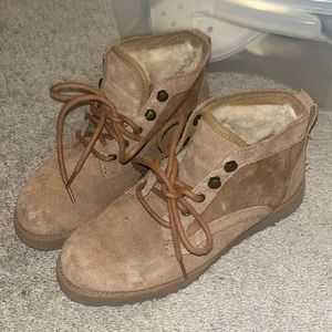 Chestnut Lace Up Uggs!